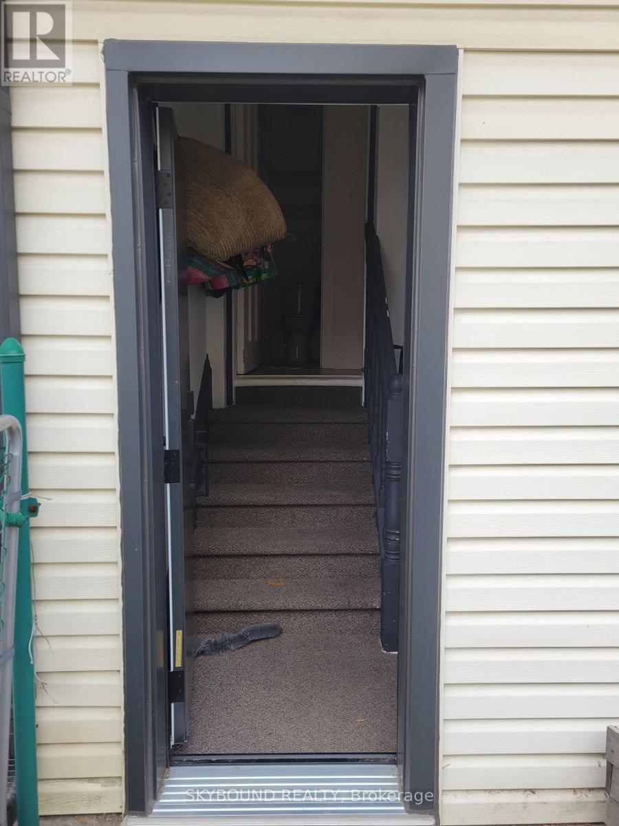 Lower - 140 Wolverleigh Boulevard, Toronto, Ontario  M4J 1R9 - Photo 3 - E12554650