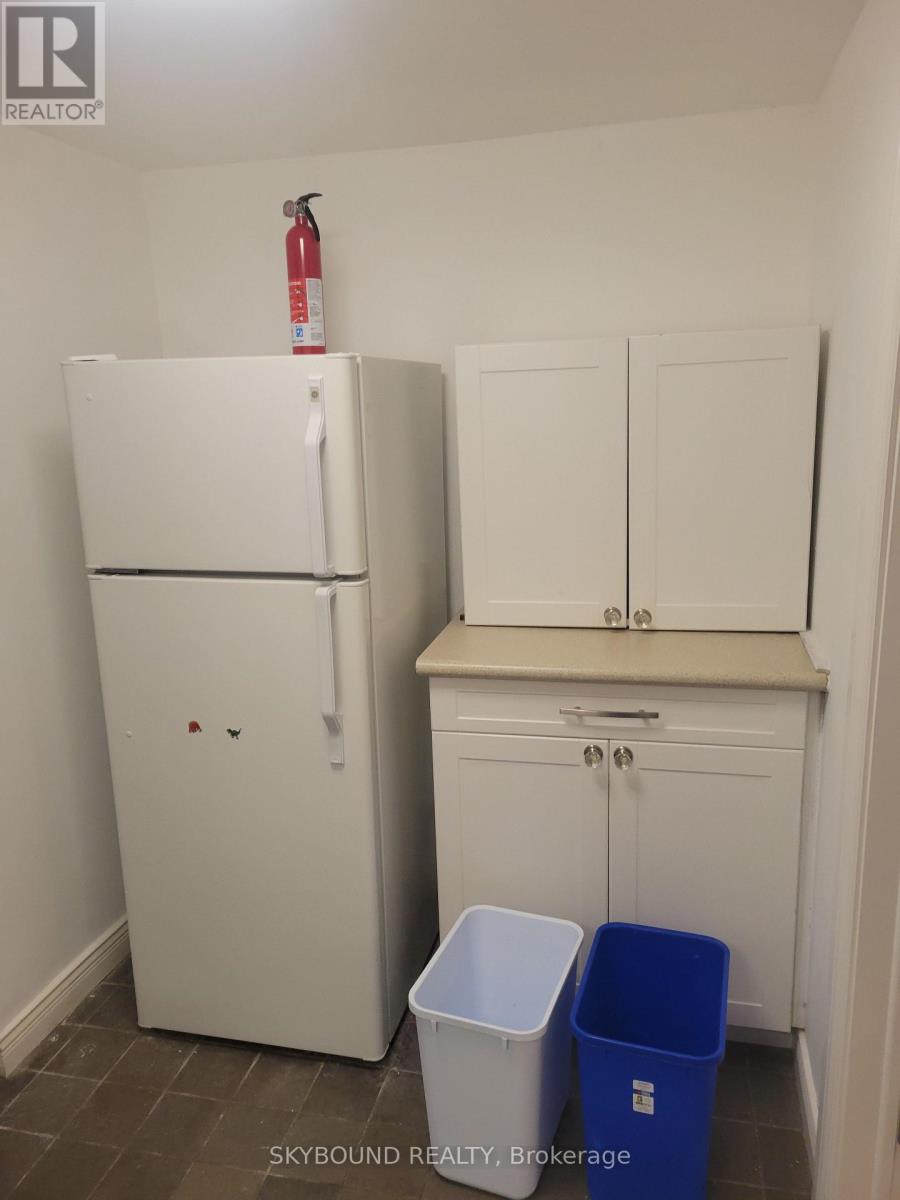 Lower - 140 Wolverleigh Boulevard, Toronto, Ontario  M4J 1R9 - Photo 8 - E12554650