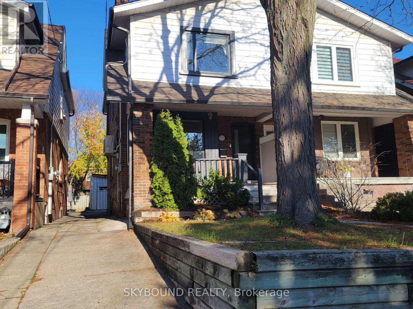 LOWER - 140 WOLVERLEIGH BOULEVARD, Toronto, Ontario