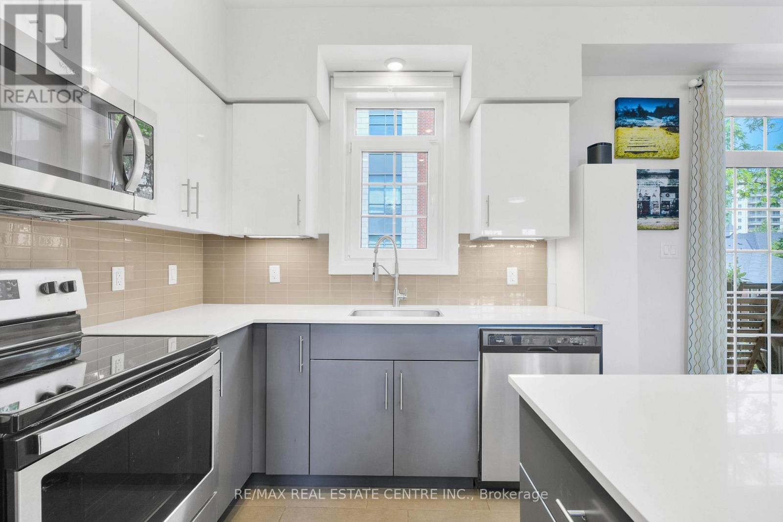 170 Benton Street S, Kitchener, Ontario  N2G 3H8 - Photo 14 - X12561506