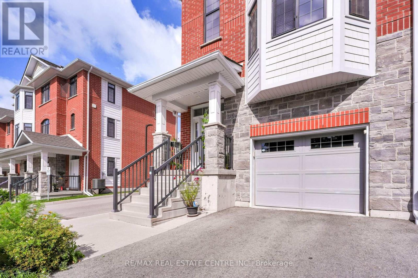 170 Benton Street S, Kitchener, Ontario  N2G 3H8 - Photo 2 - X12561506