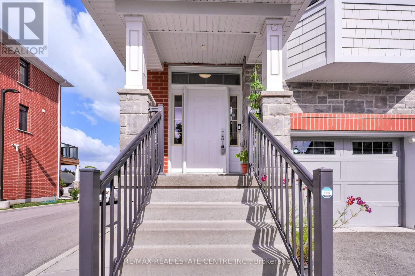 170 Benton Street S, Kitchener, Ontario  N2G 3H8 - Photo 3 - X12561506