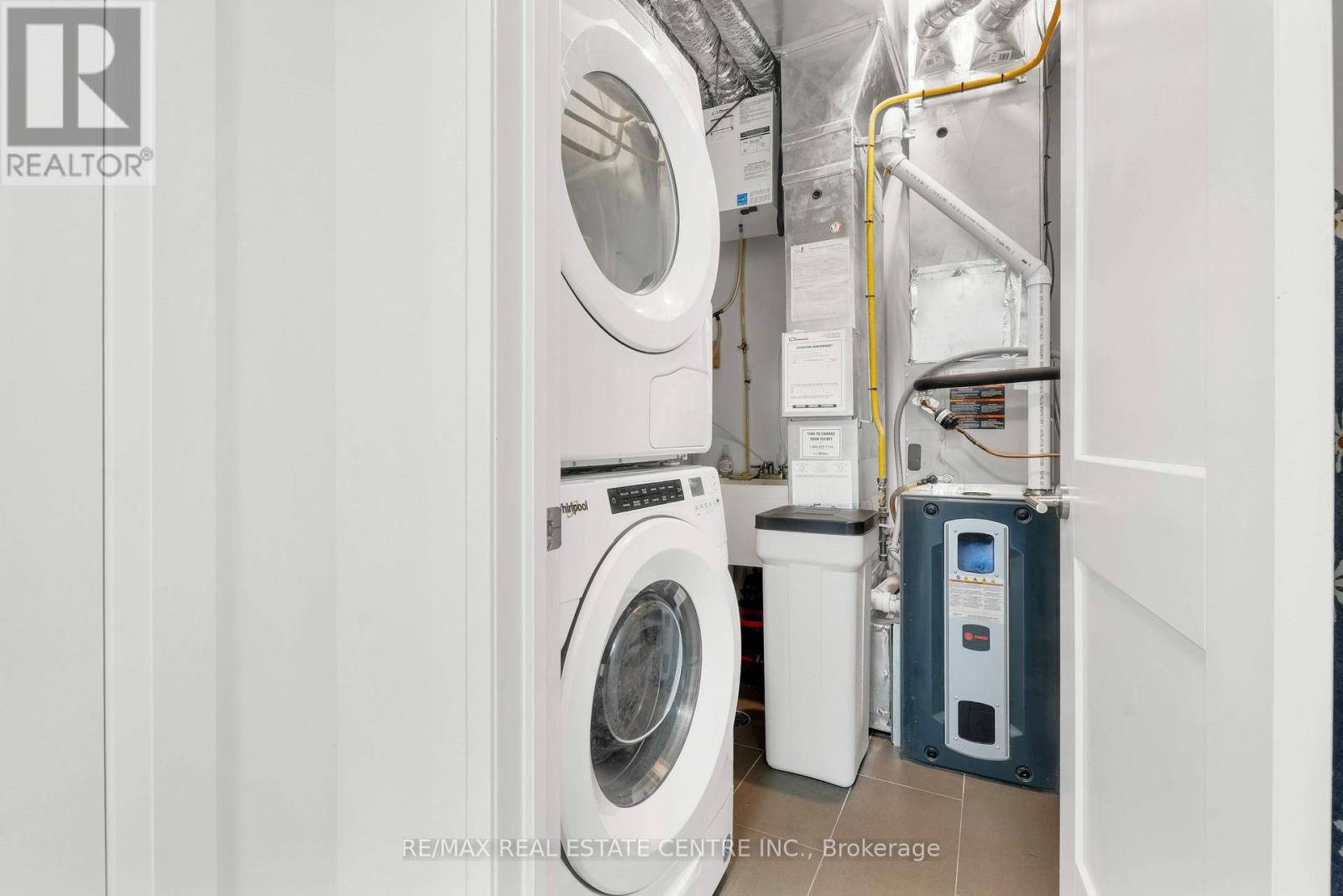 170 Benton Street S, Kitchener, Ontario  N2G 3H8 - Photo 6 - X12561506