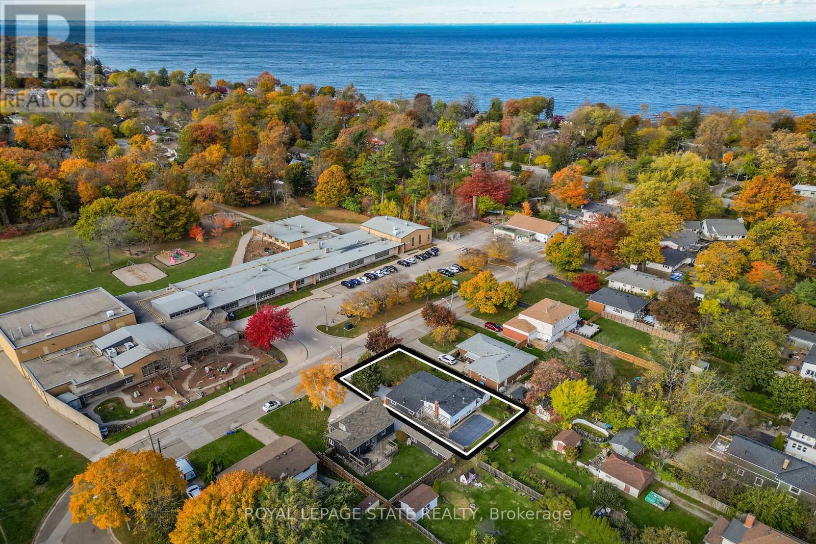 15 Grand Avenue, Grimsby, Ontario  L3M 2R6 - Photo 26 - X12561522