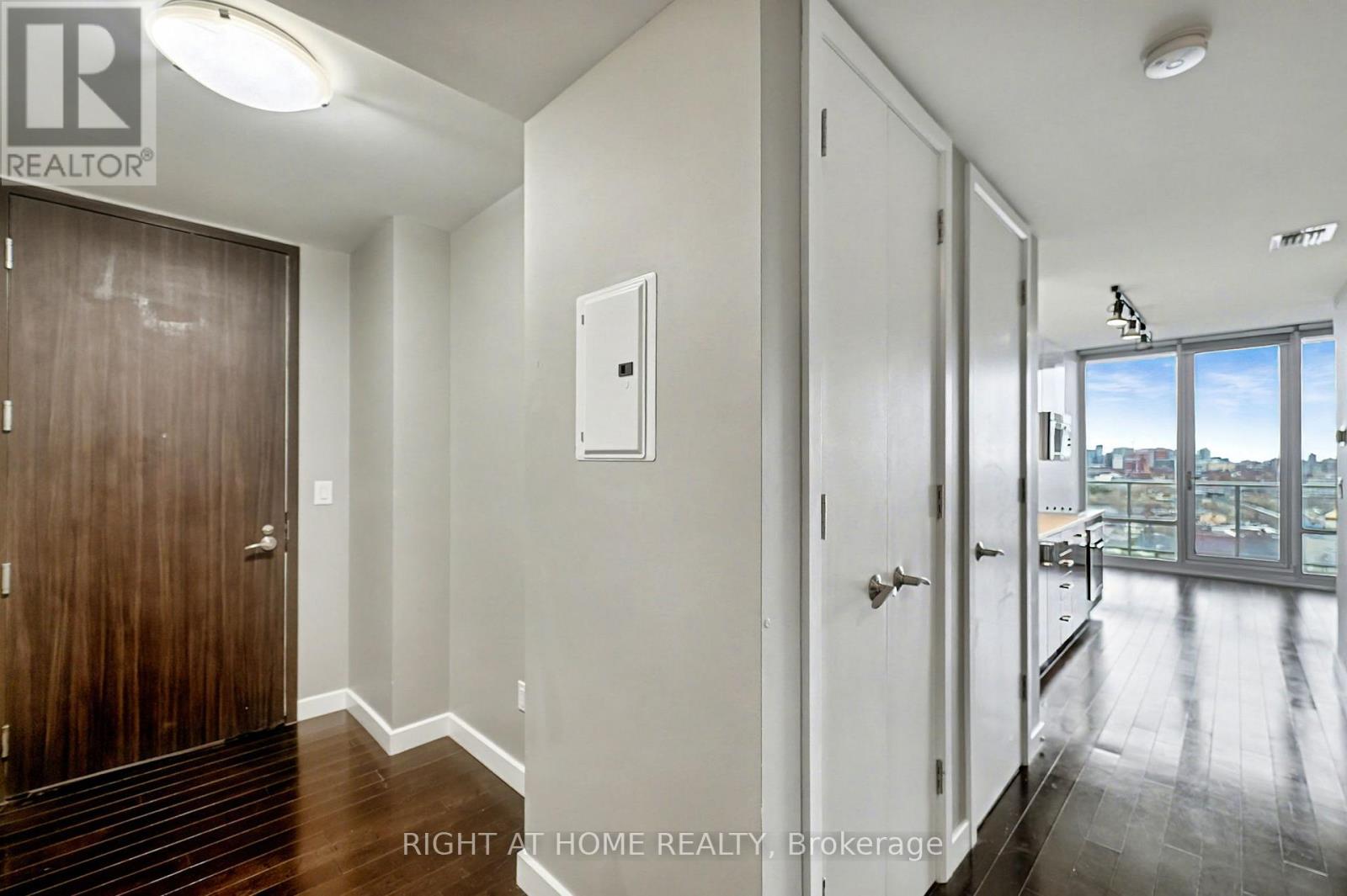 1602 - 201 Parkdale Avenue, Ottawa, Ontario  K1Y 1E8 - Photo 11 - X12561552