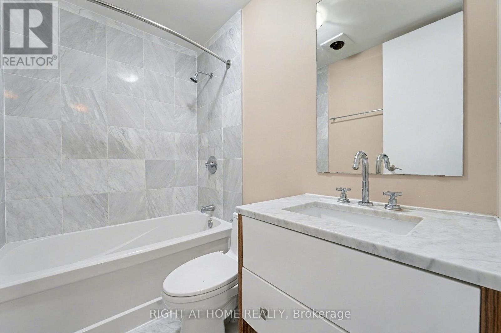 1602 - 201 Parkdale Avenue, Ottawa, Ontario  K1Y 1E8 - Photo 13 - X12561552