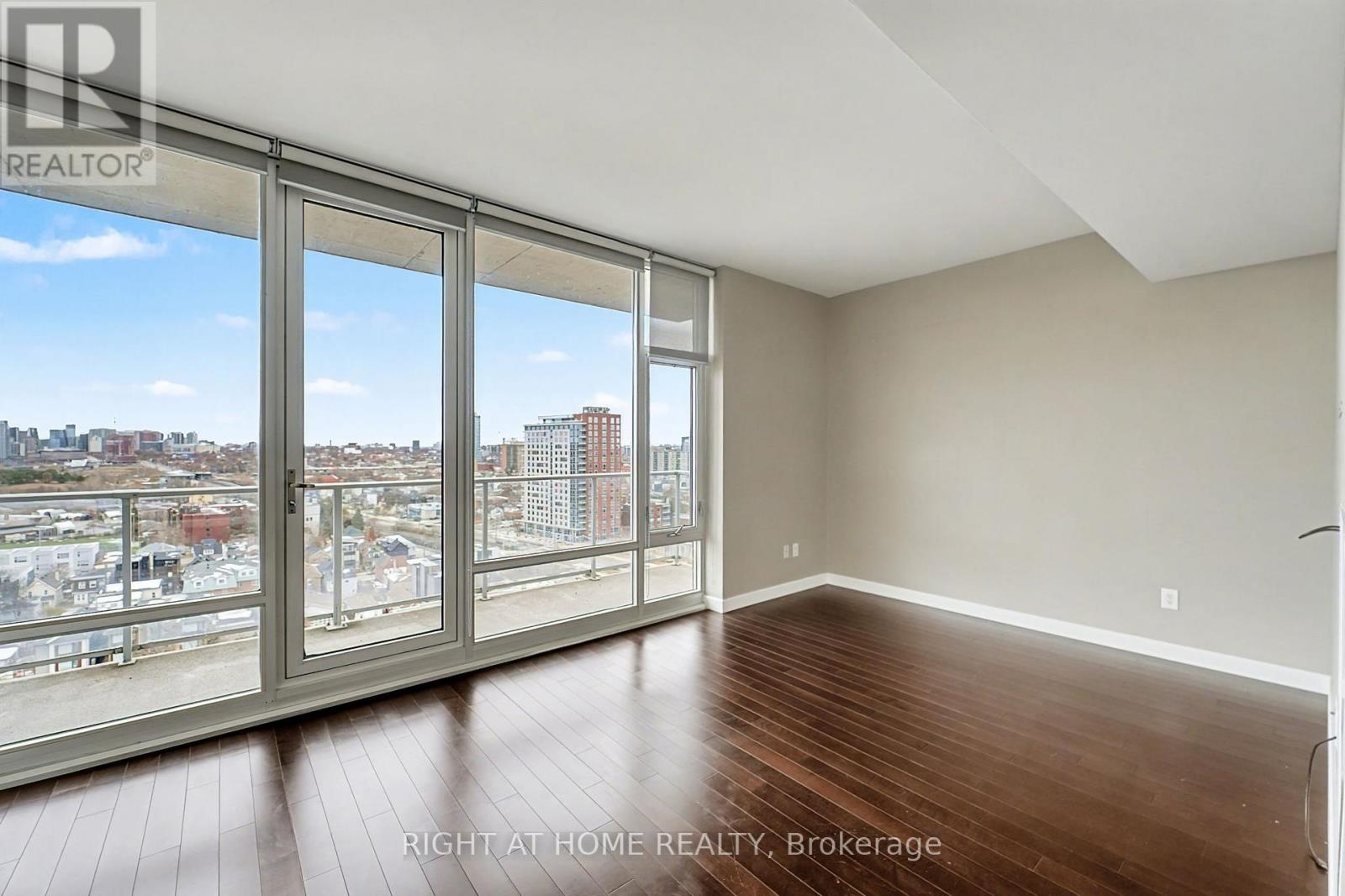 1602 - 201 Parkdale Avenue, Ottawa, Ontario  K1Y 1E8 - Photo 3 - X12561552