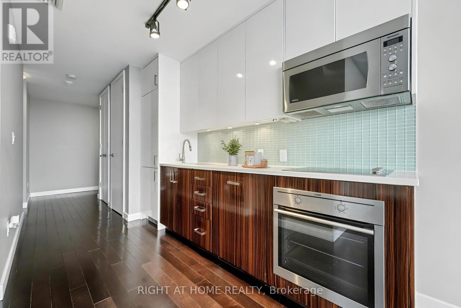 1602 - 201 Parkdale Avenue, Ottawa, Ontario  K1Y 1E8 - Photo 6 - X12561552