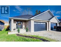 8 Malcolm Crescent, North Perth (Listowel), Ca