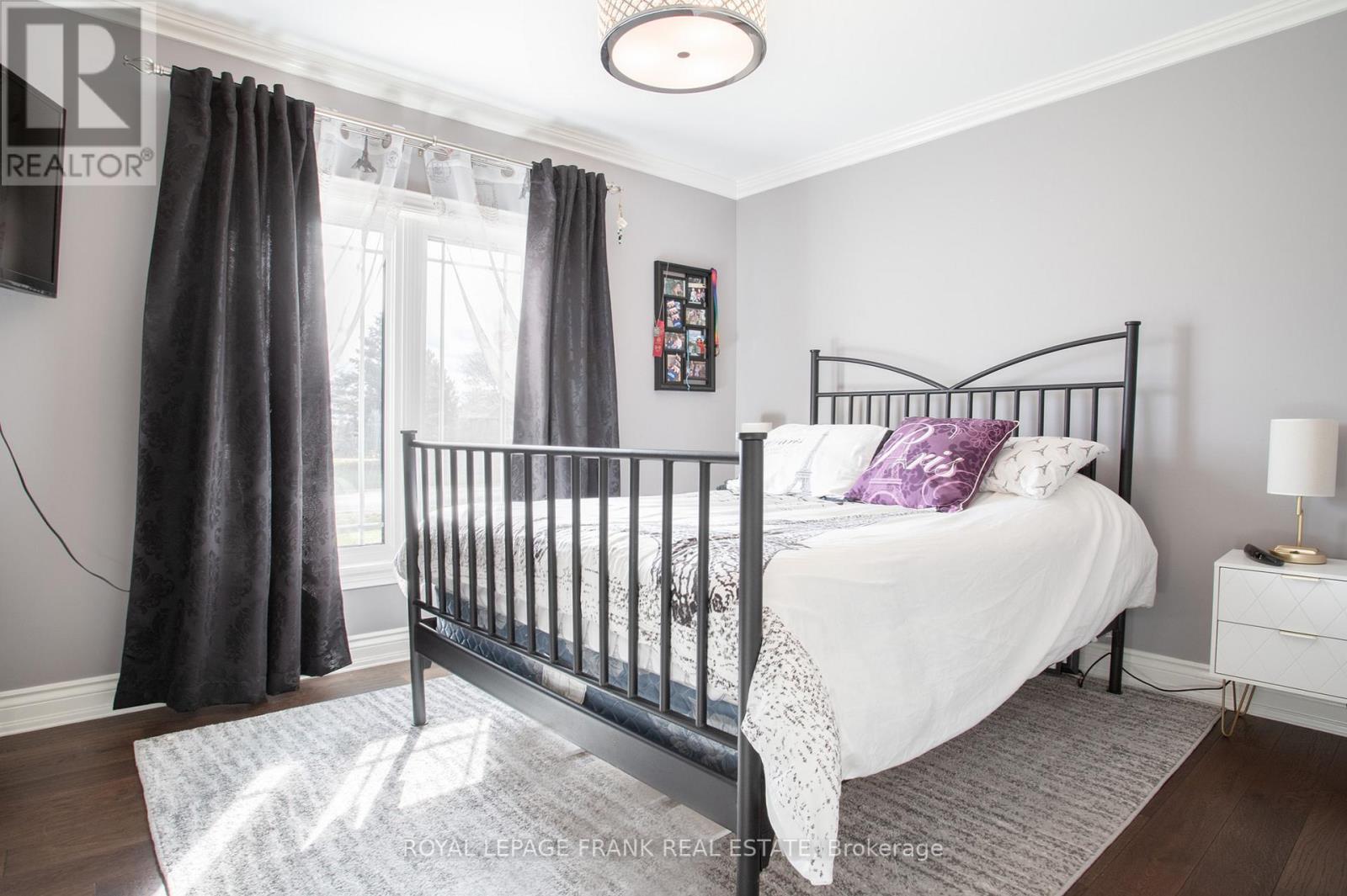 15 Hallett Crescent, Kawartha Lakes, Ontario  K0M 2C0 - Photo 20 - X12561600