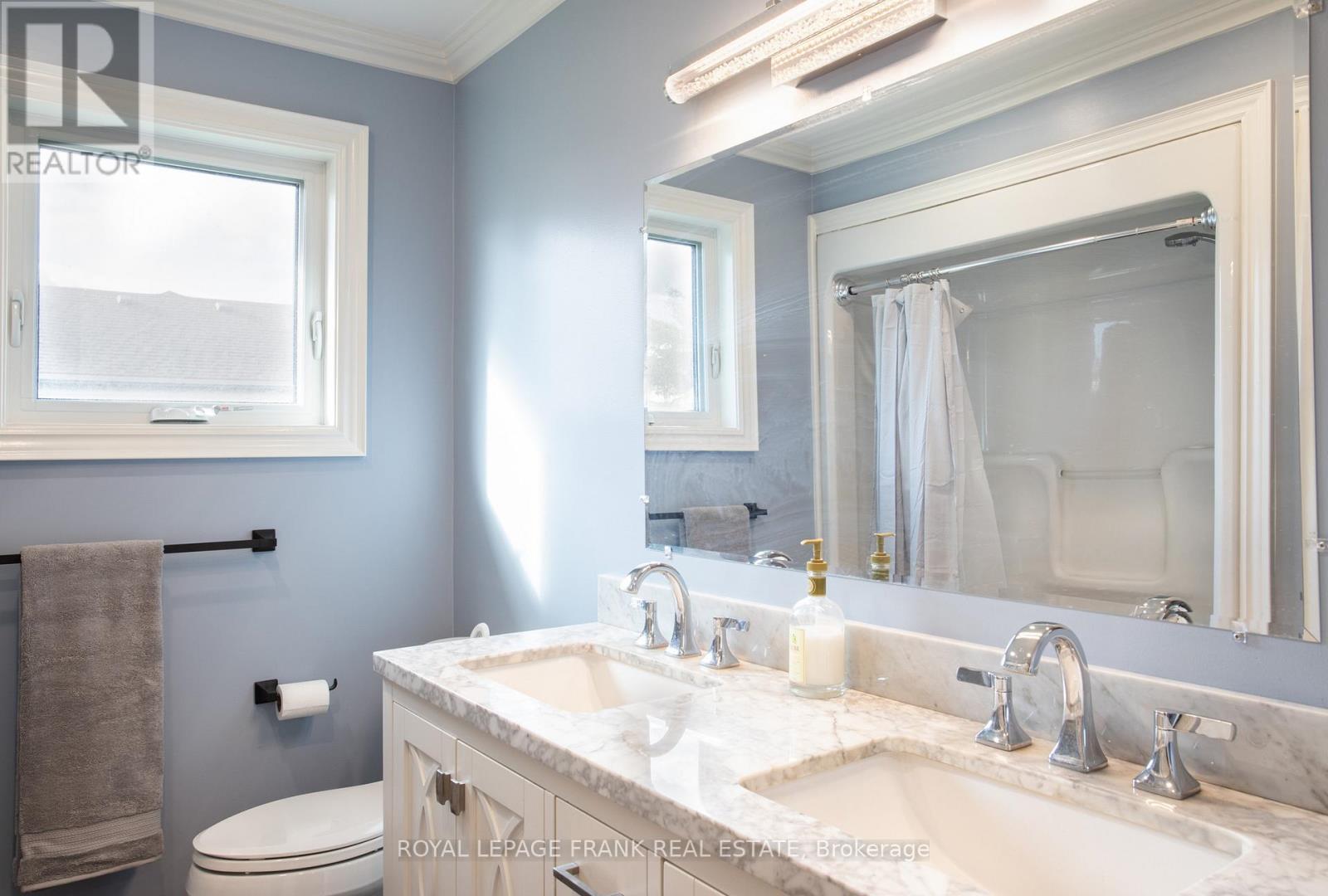 15 Hallett Crescent, Kawartha Lakes, Ontario  K0M 2C0 - Photo 21 - X12561600