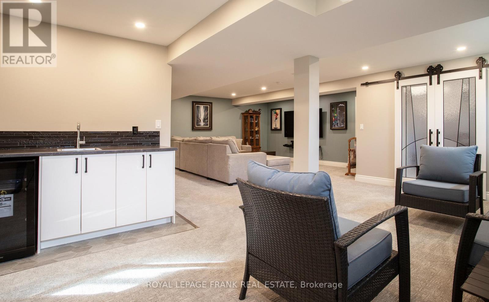 15 Hallett Crescent, Kawartha Lakes, Ontario  K0M 2C0 - Photo 27 - X12561600