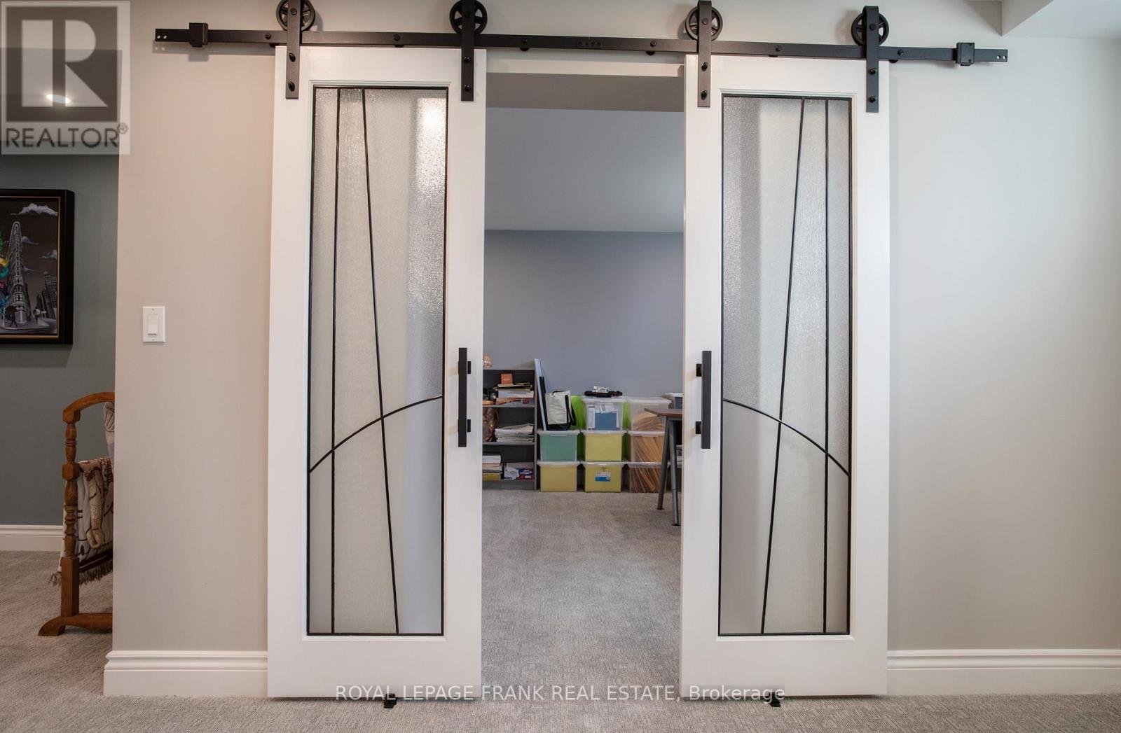 15 Hallett Crescent, Kawartha Lakes, Ontario  K0M 2C0 - Photo 30 - X12561600