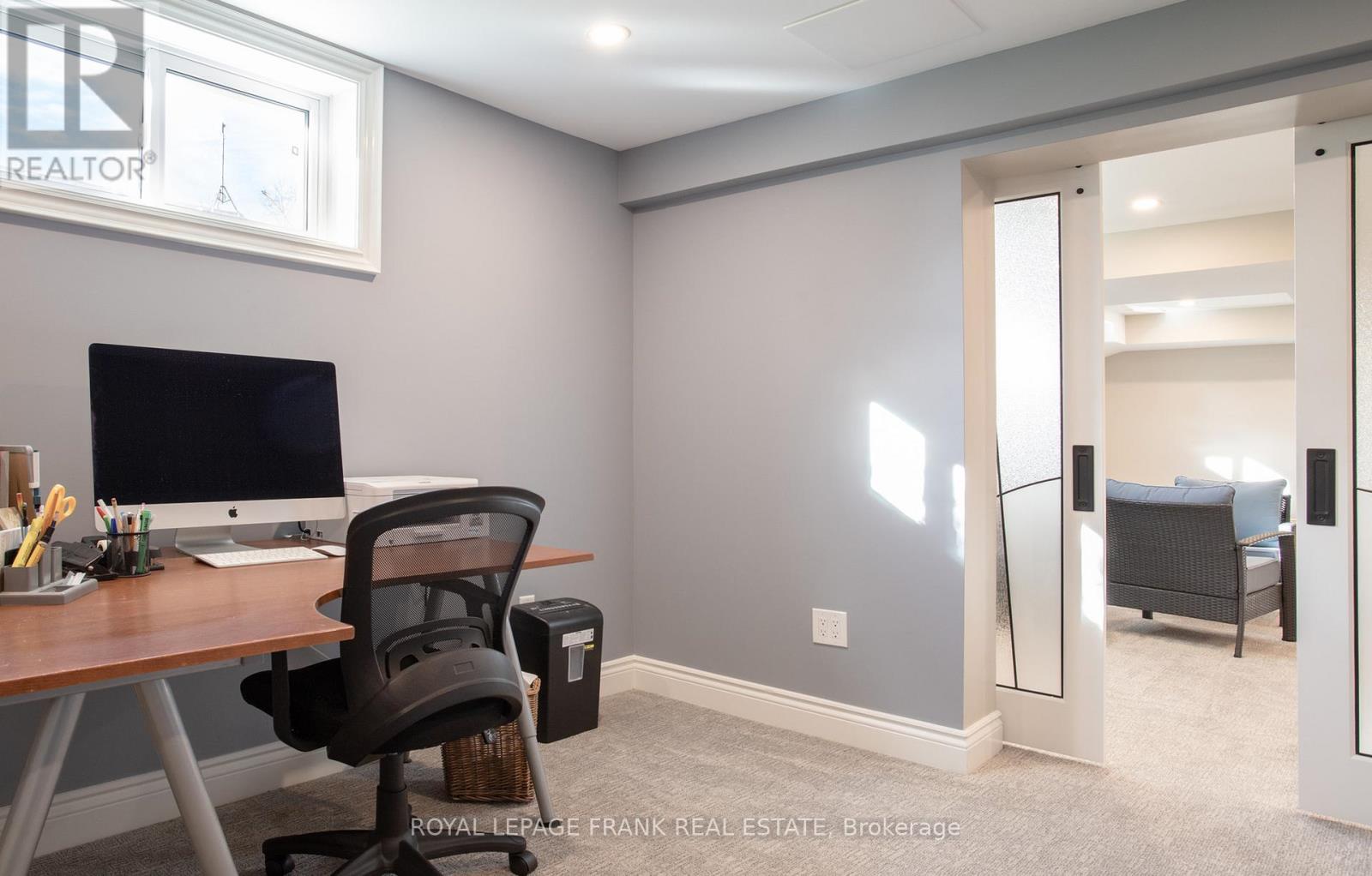 15 Hallett Crescent, Kawartha Lakes, Ontario  K0M 2C0 - Photo 31 - X12561600