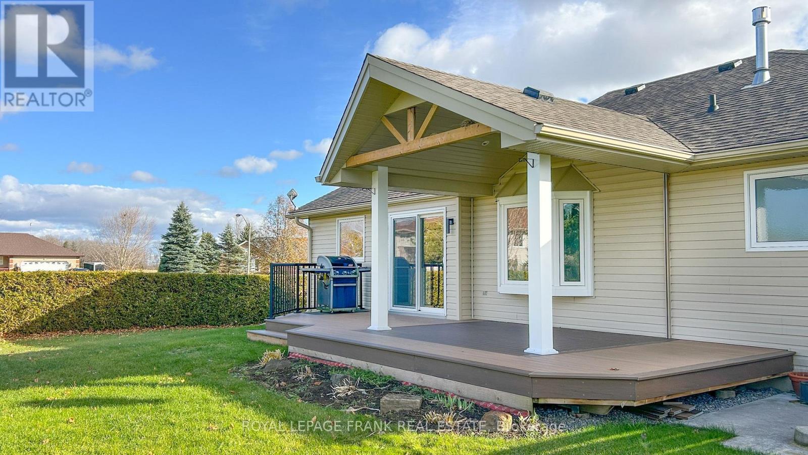 15 Hallett Crescent, Kawartha Lakes, Ontario  K0M 2C0 - Photo 36 - X12561600