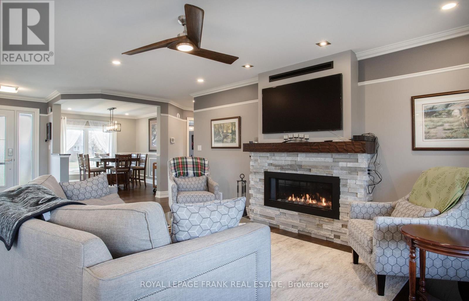 15 Hallett Crescent, Kawartha Lakes, Ontario  K0M 2C0 - Photo 9 - X12561600