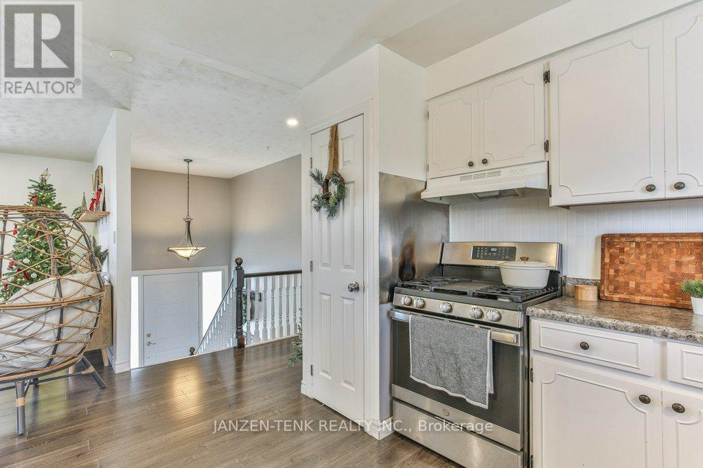 107 Fourth Avenue, Aylmer, Ontario  N5H 2L2 - Photo 10 - X12561606