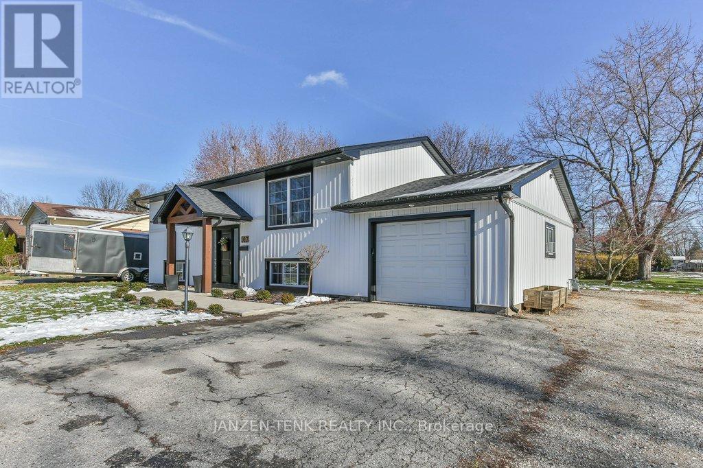 107 Fourth Avenue, Aylmer, Ontario  N5H 2L2 - Photo 2 - X12561606