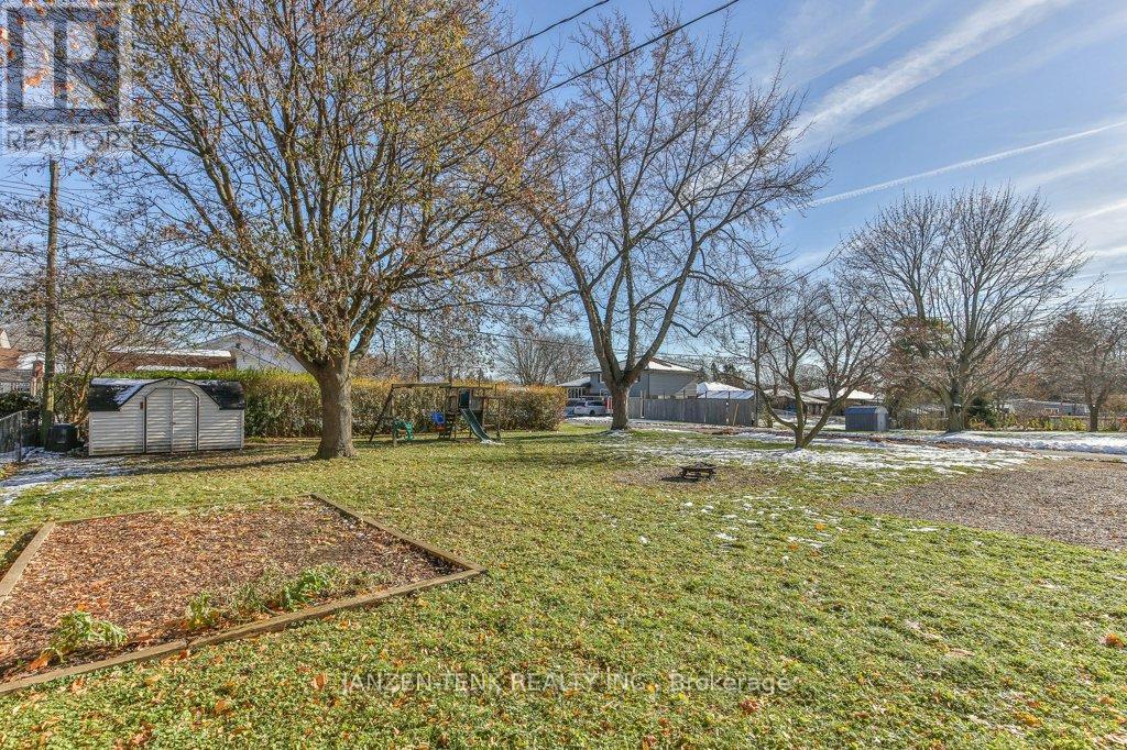 107 Fourth Avenue, Aylmer, Ontario  N5H 2L2 - Photo 39 - X12561606