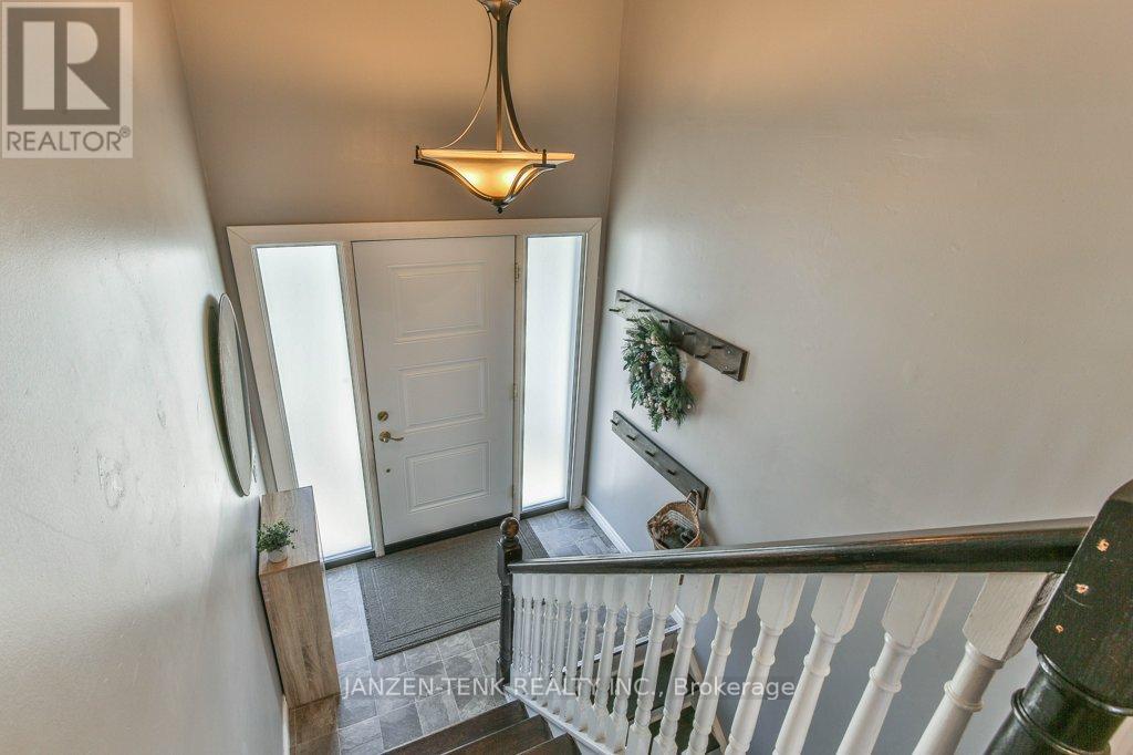 107 Fourth Avenue, Aylmer, Ontario  N5H 2L2 - Photo 5 - X12561606