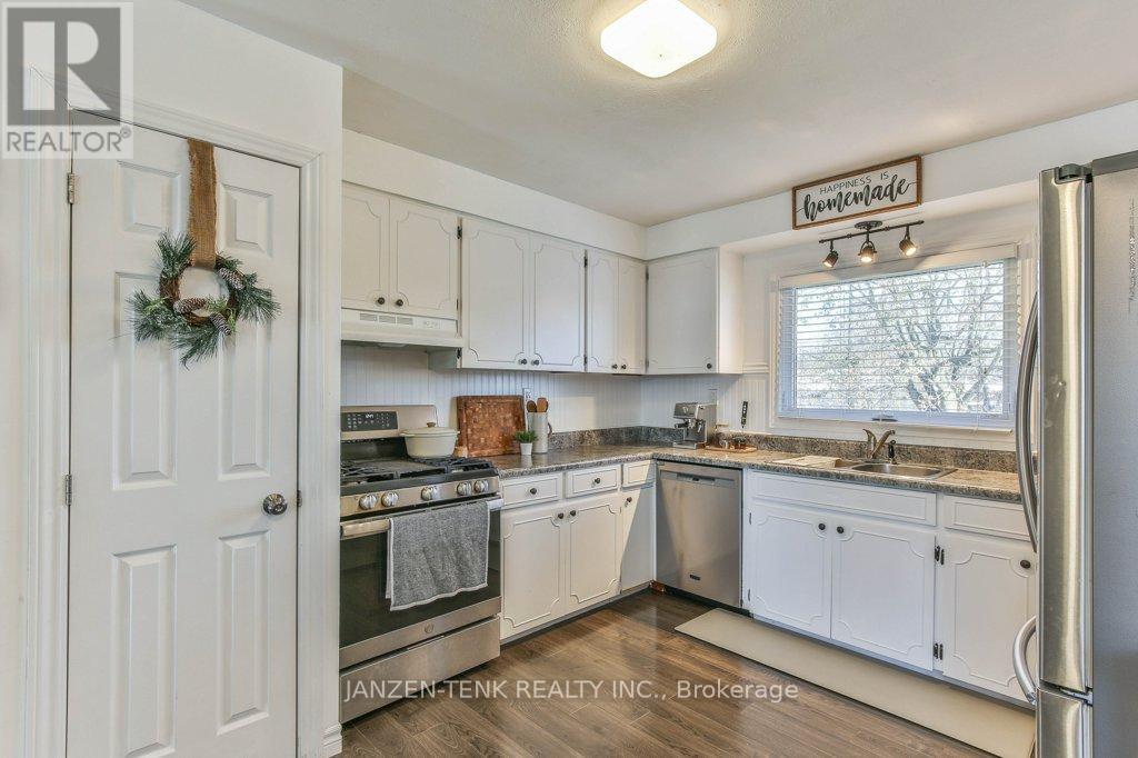 107 Fourth Avenue, Aylmer, Ontario  N5H 2L2 - Photo 7 - X12561606