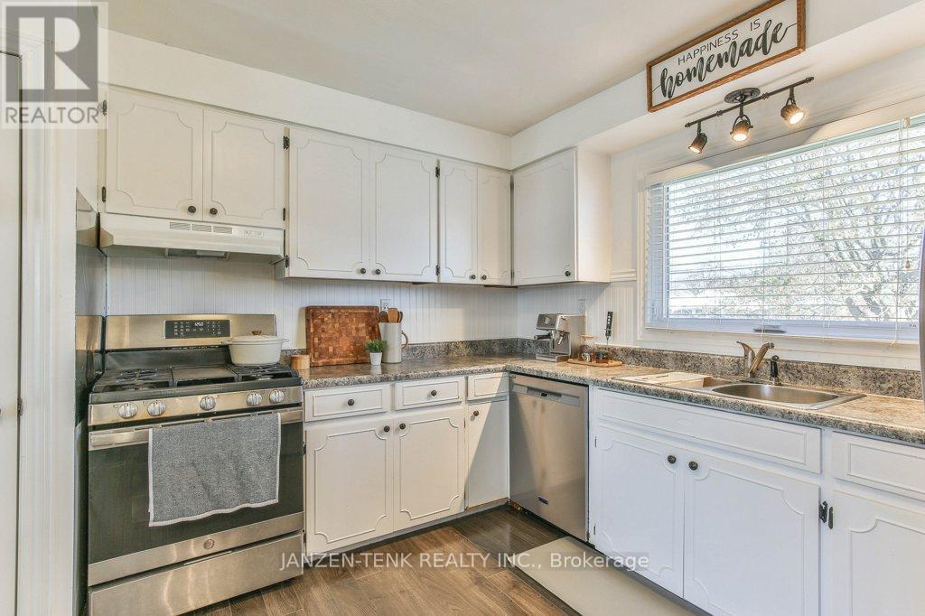 107 Fourth Avenue, Aylmer, Ontario  N5H 2L2 - Photo 8 - X12561606