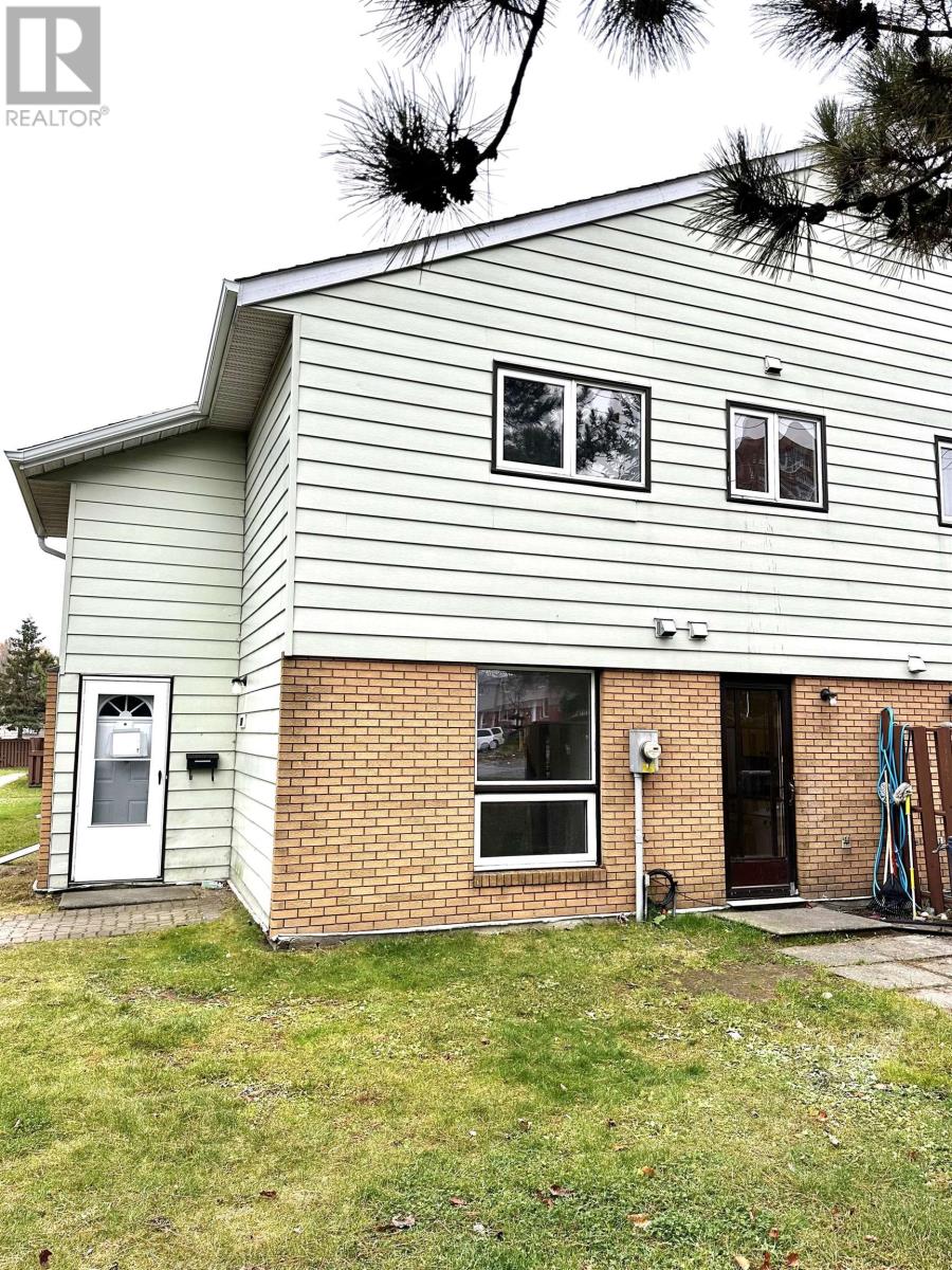 1 571 Beverly St, Thunder Bay, Ontario  P7B 5W6 - Photo 2 - TB253378