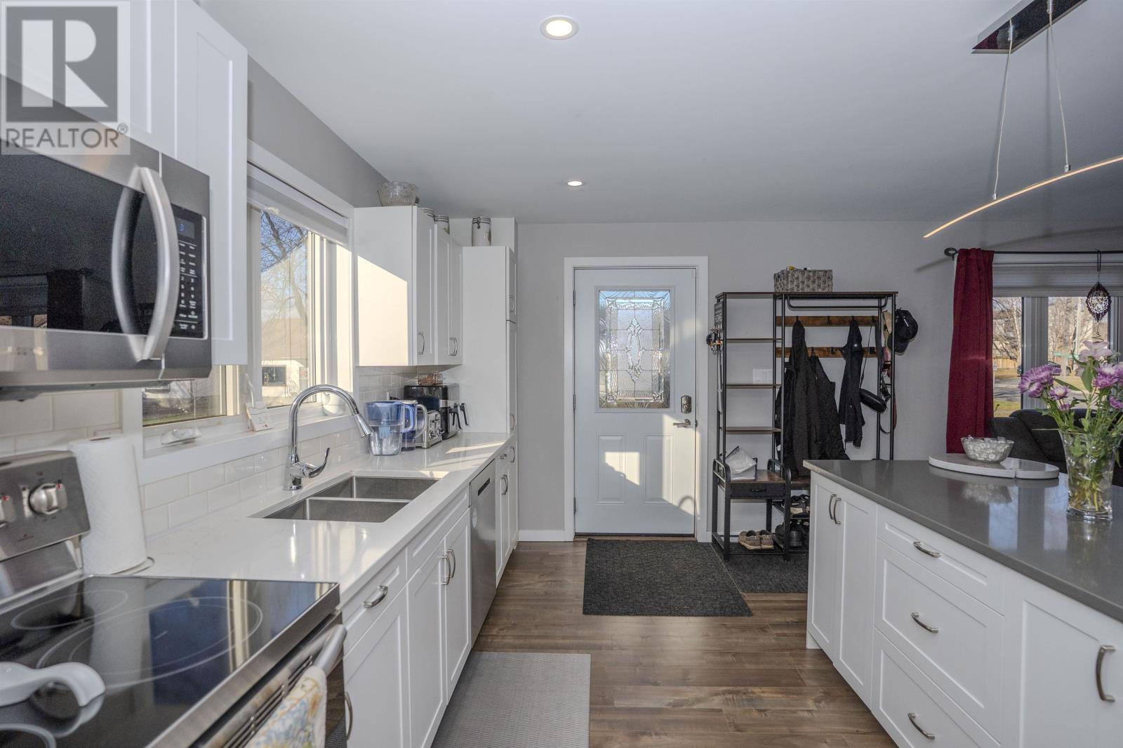 203 Kenogami S, Thunder Bay, Ontario  P7B 4S2 - Photo 7 - TB253467