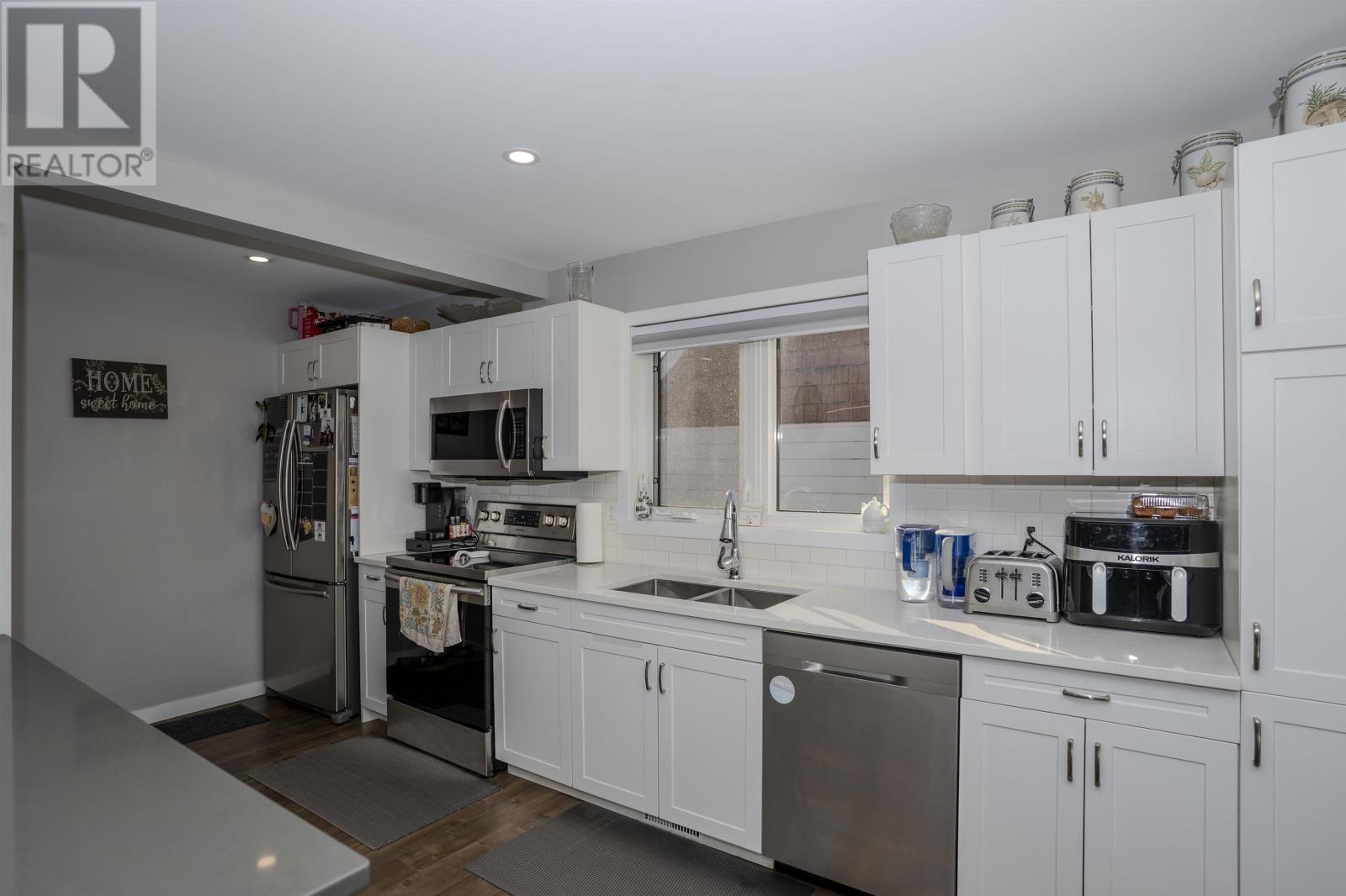 203 Kenogami S, Thunder Bay, Ontario  P7B 4S2 - Photo 8 - TB253467