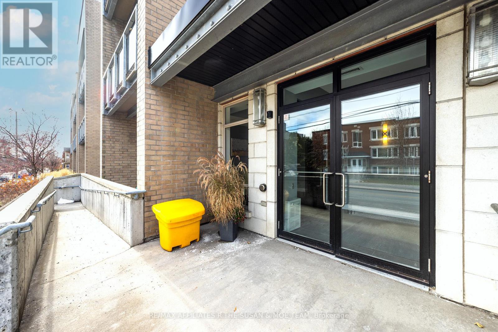 106 - 682 Churchill Avenue N, Ottawa, Ontario  K1Z 5G5 - Photo 2 - X12561658