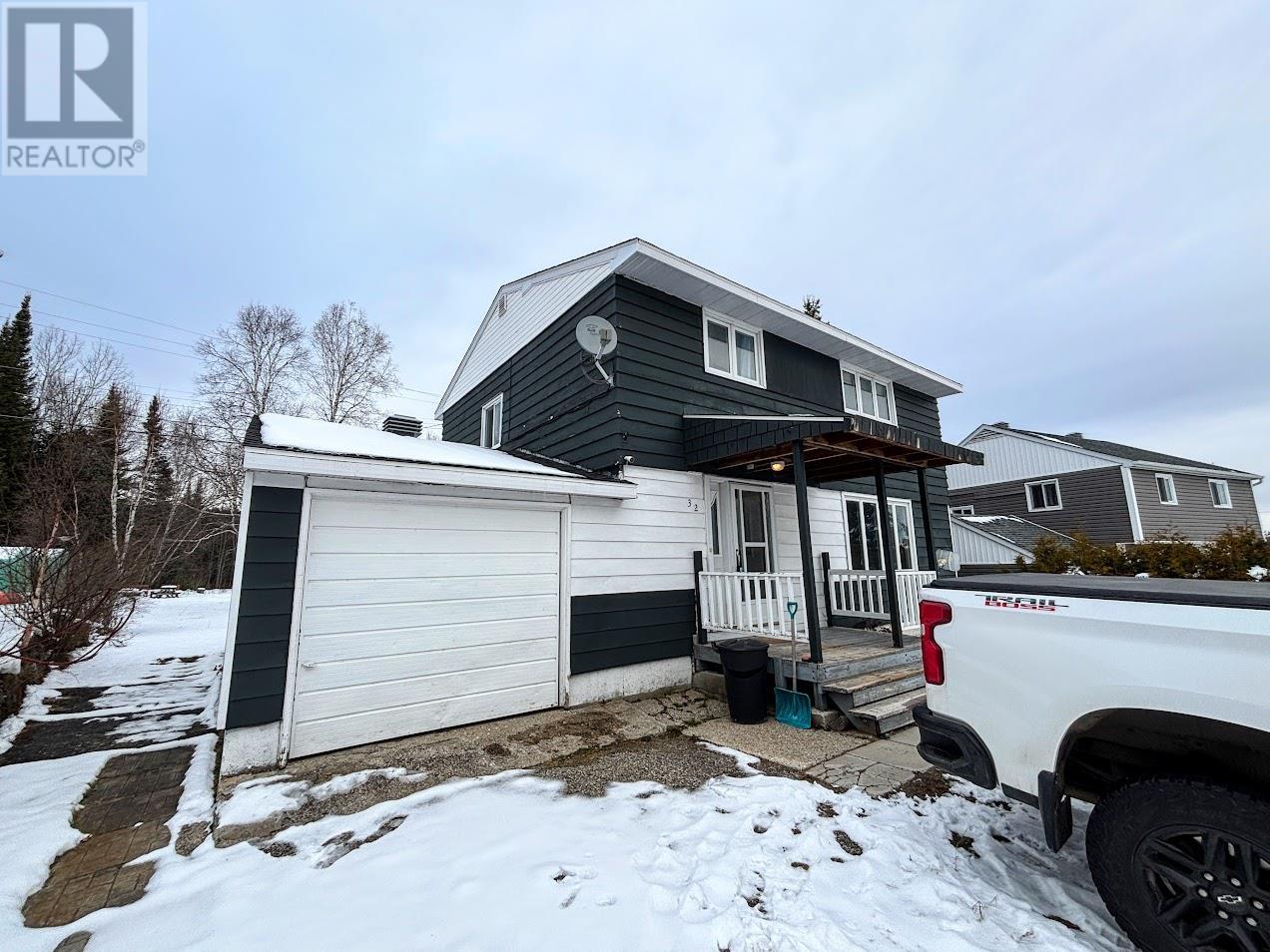 32 Mona DR, Manitouwadge, Ontario