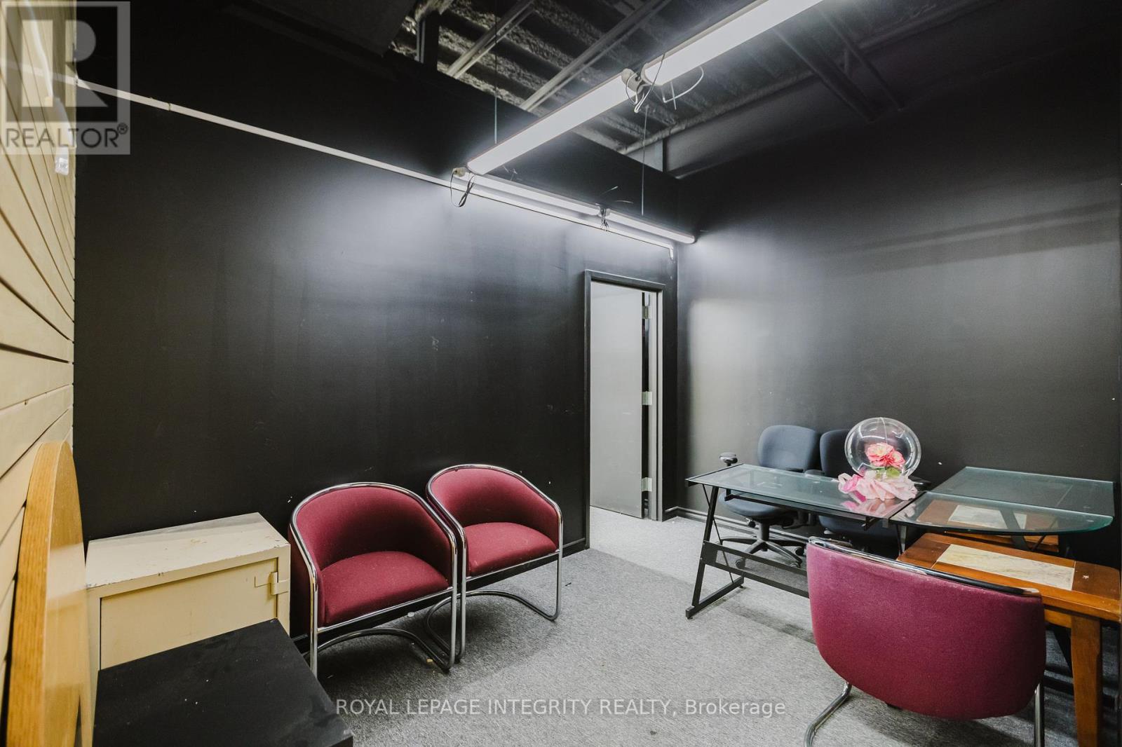 3 - 43 Roydon Place, Ottawa, Ontario  K2E 1A3 - Photo 9 - X12476463