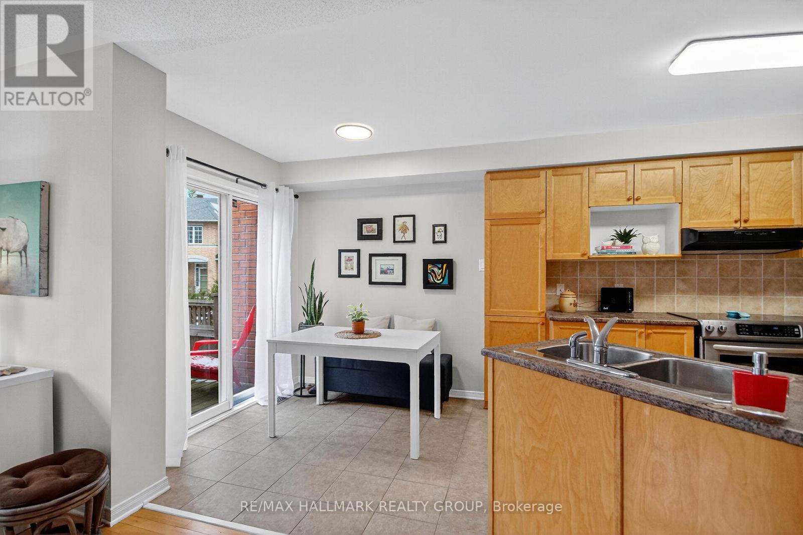 135 Gatespark Private, Ottawa, Ontario  K2L 1L1 - Photo 21 - X12561444