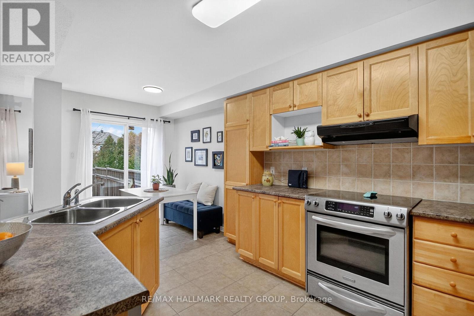 135 Gatespark Private, Ottawa, Ontario  K2L 1L1 - Photo 19 - X12561444