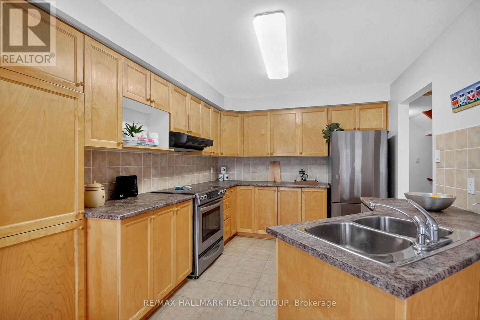 135 Gatespark Private, Ottawa, Ontario  K2L 1L1 - Photo 17 - X12561444