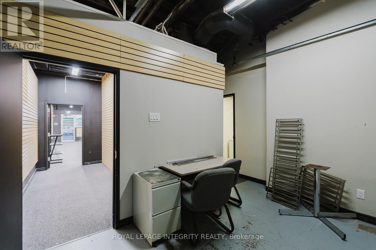 3 - 43 Roydon Place, Ottawa, Ontario  K2E 1A3 - Photo 13 - X12476463