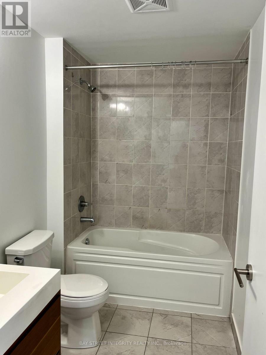 301 - 1 Climo Lane, Markham, Ontario  L6E 0V8 - Photo 12 - N12422561