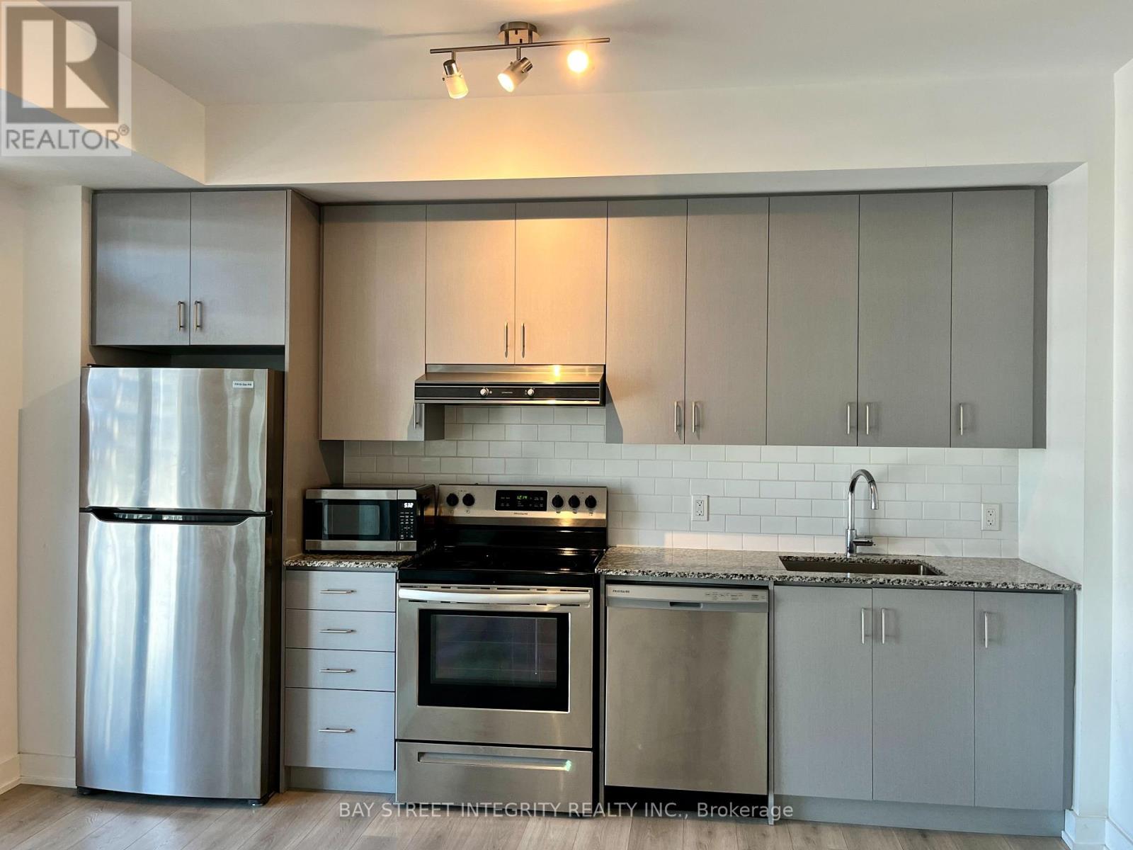 301 - 1 Climo Lane, Markham, Ontario  L6E 0V8 - Photo 5 - N12422561