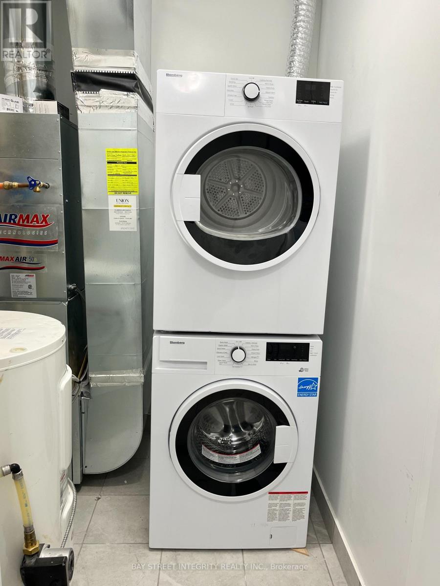 301 - 1 Climo Lane, Markham, Ontario  L6E 0V8 - Photo 13 - N12422561