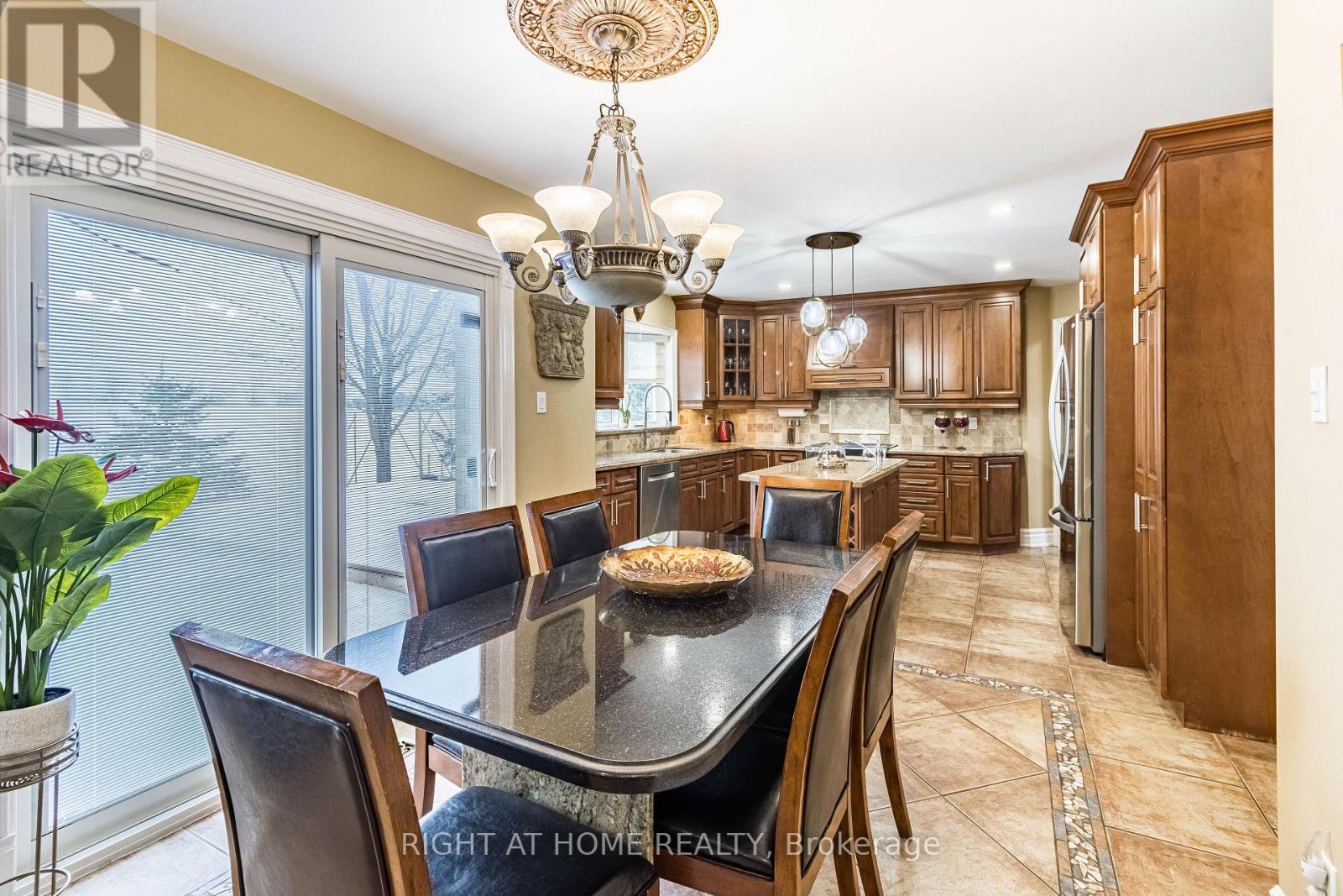 13250 Tenth Side Road, Halton Hills, Ontario  L7G 4S5 - Photo 14 - W12475044