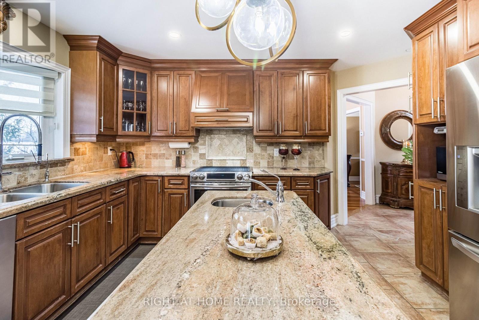 13250 Tenth Side Road, Halton Hills, Ontario  L7G 4S5 - Photo 13 - W12475044