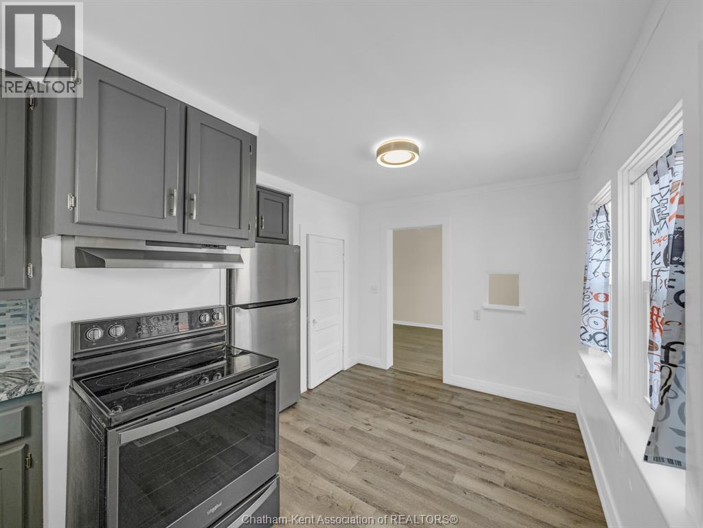 27 Eighth Street, Chatham, Ontario  N7M 4J4 - Photo 10 - 25029214