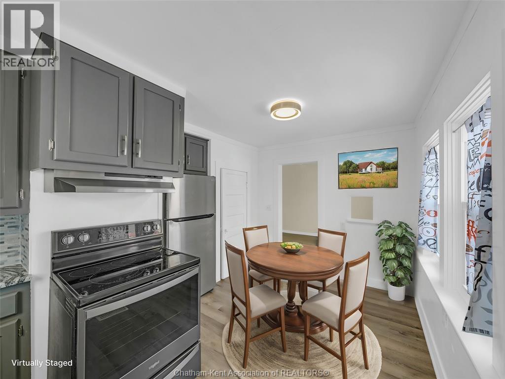 27 Eighth Street, Chatham, Ontario  N7M 4J4 - Photo 3 - 25029214