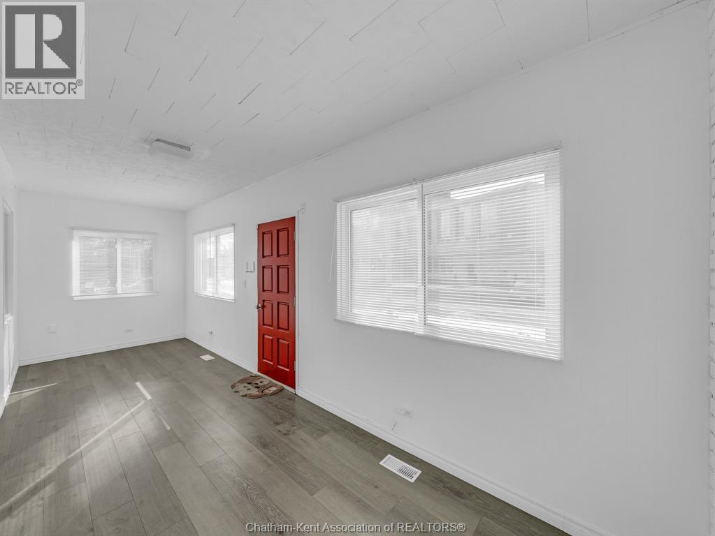 27 Eighth Street, Chatham, Ontario  N7M 4J4 - Photo 7 - 25029214