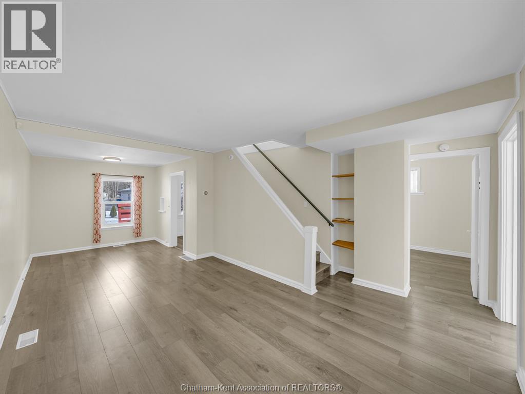 27 Eighth Street, Chatham, Ontario  N7M 4J4 - Photo 8 - 25029214