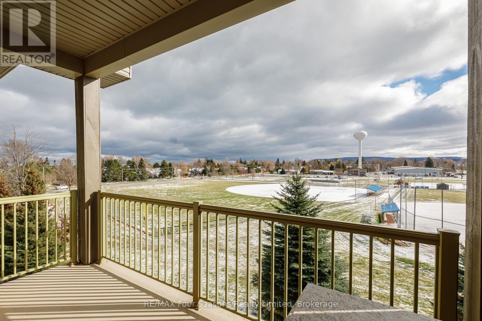 305 - 27 Beaver Street N, Blue Mountains, Ontario  N0H 2P0 - Photo 19 - X12561562