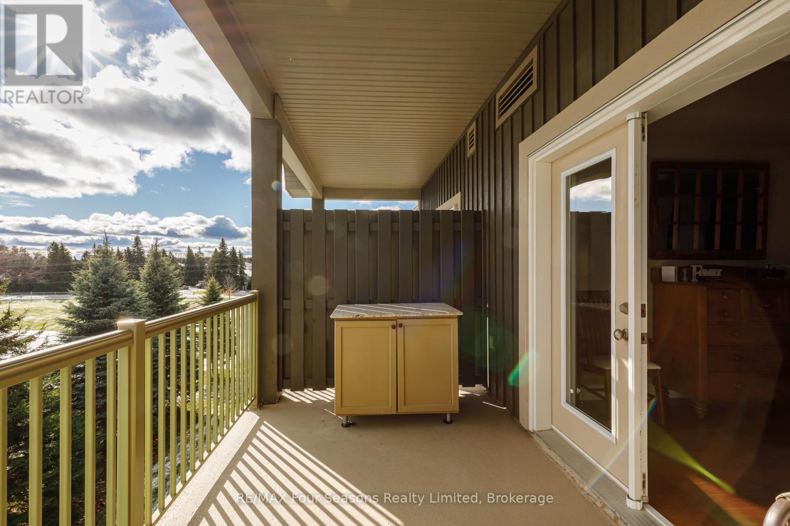 305 - 27 Beaver Street N, Blue Mountains, Ontario  N0H 2P0 - Photo 18 - X12561562