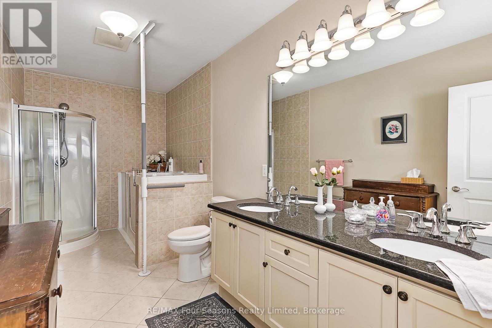 305 - 27 Beaver Street N, Blue Mountains, Ontario  N0H 2P0 - Photo 25 - X12561562