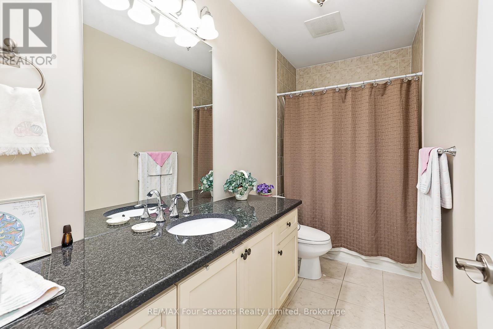 305 - 27 Beaver Street N, Blue Mountains, Ontario  N0H 2P0 - Photo 22 - X12561562