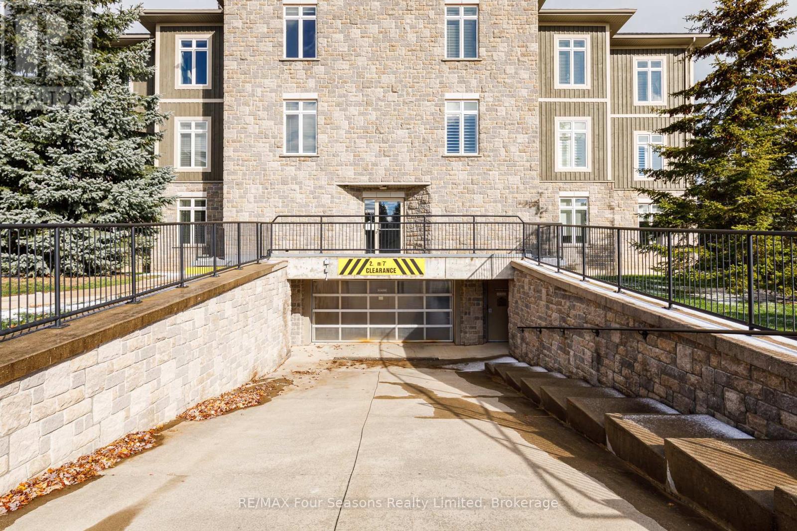 305 - 27 Beaver Street N, Blue Mountains, Ontario  N0H 2P0 - Photo 27 - X12561562